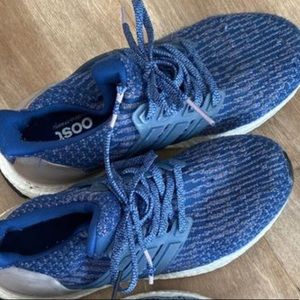 Women’s blue ultraboost size 5.5